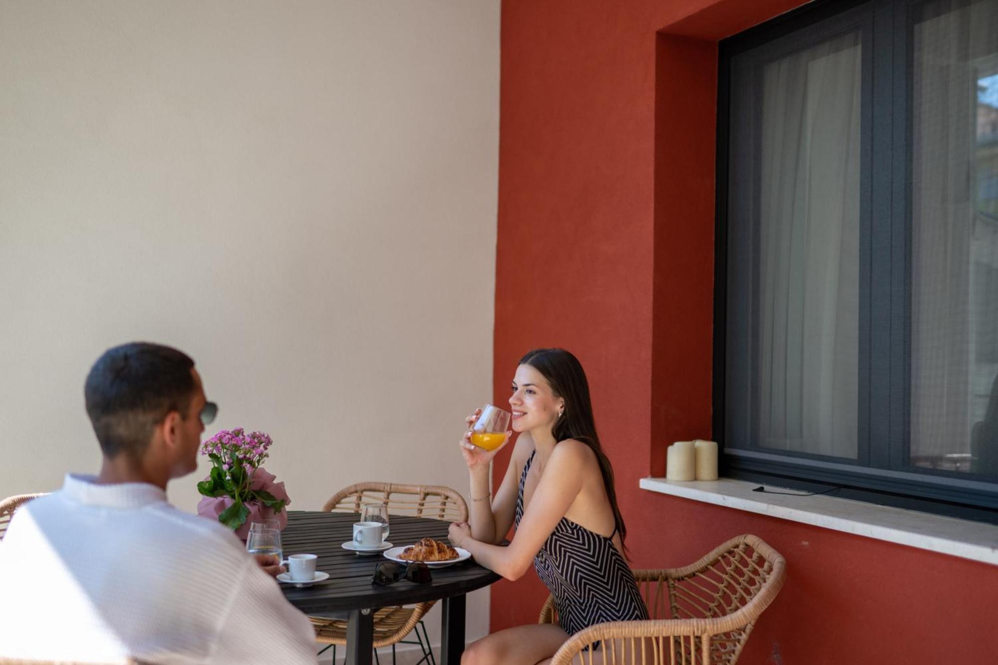 Thalias Quarters - Kalamata Mediterranean Villas エクステリア 写真