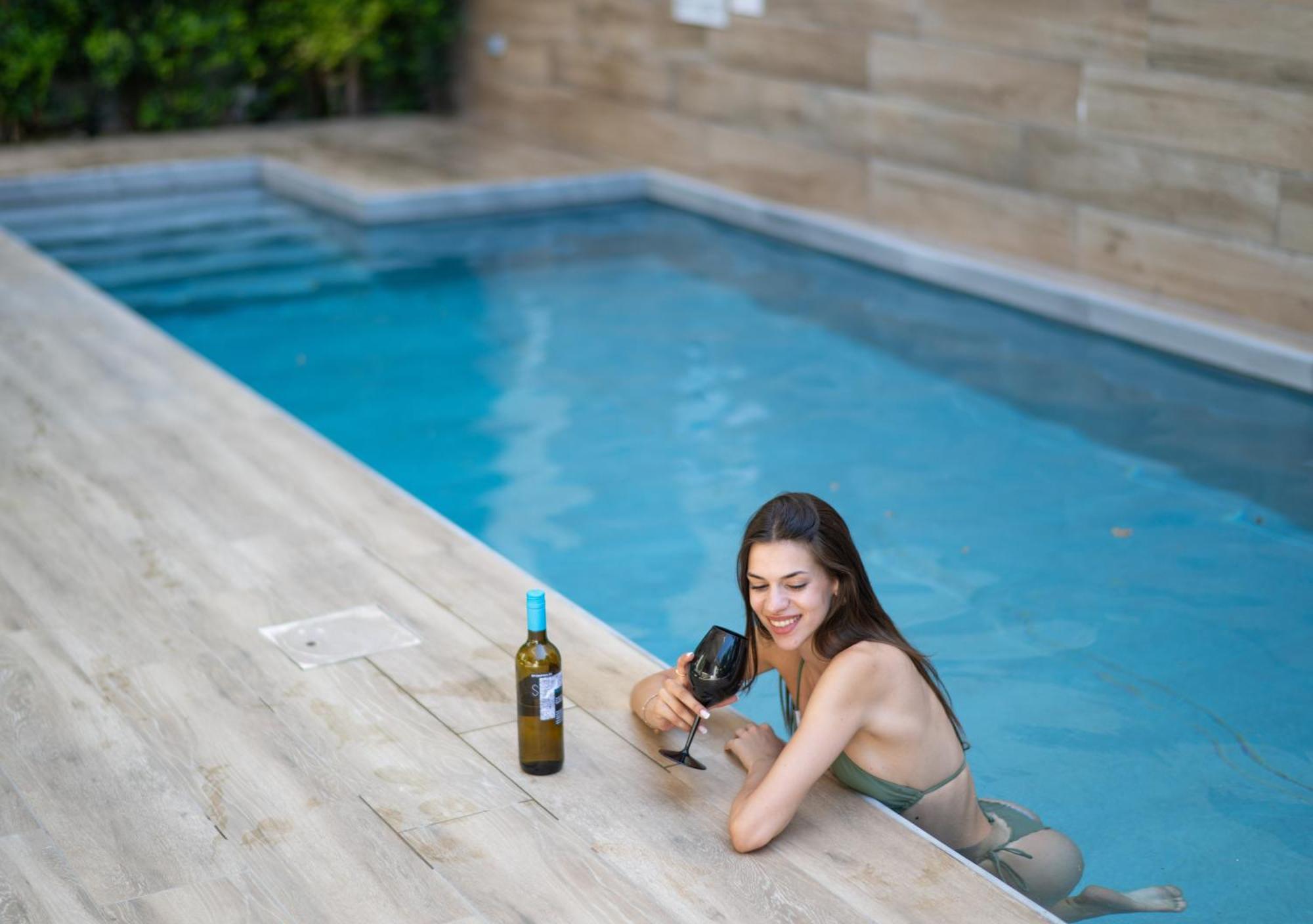 Thalias Quarters - Kalamata Mediterranean Villas エクステリア 写真