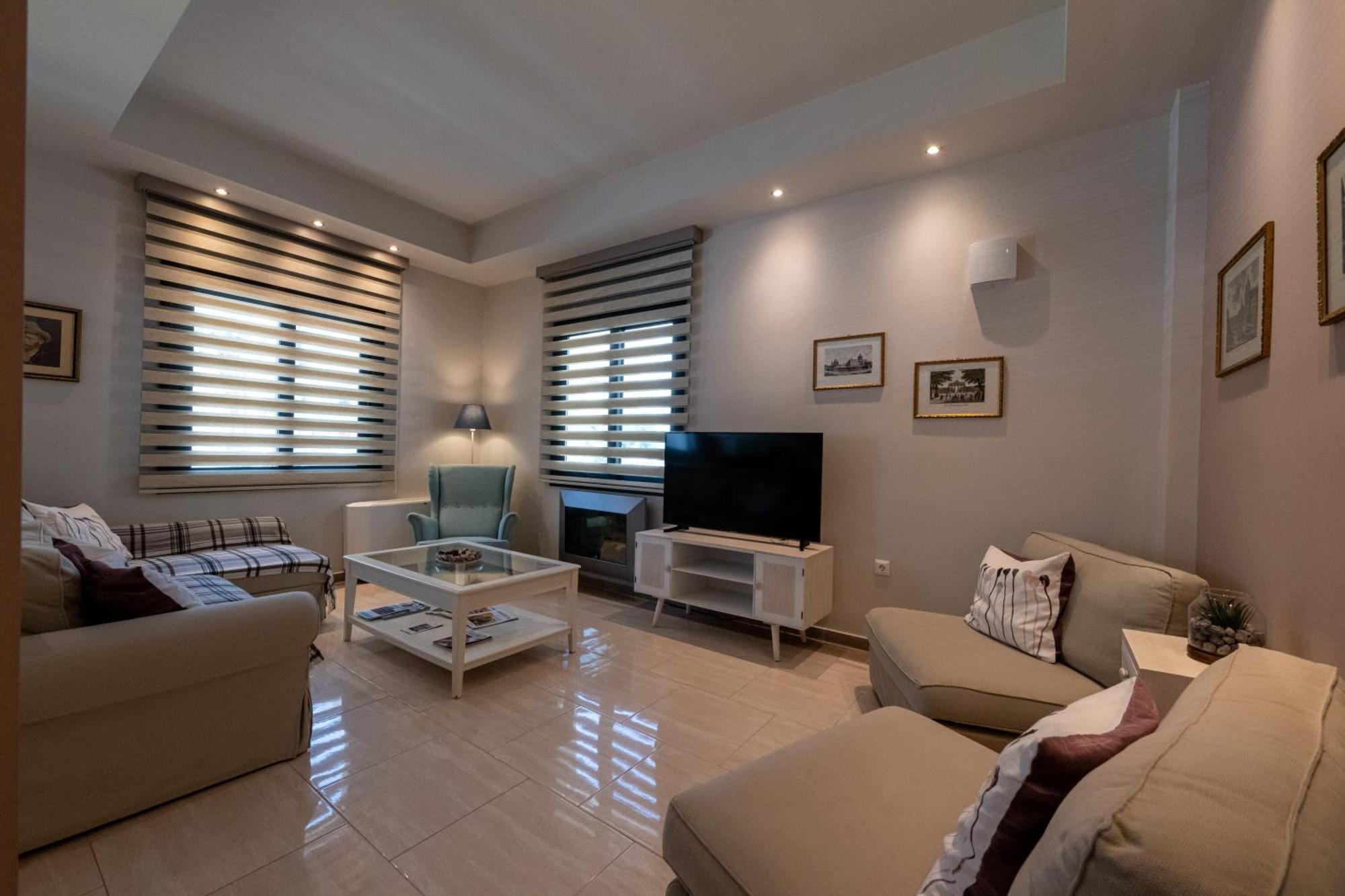 Thalias Quarters - Kalamata Mediterranean Villas エクステリア 写真